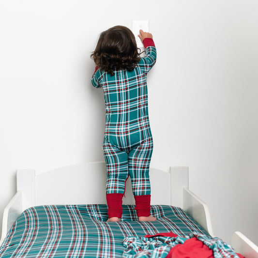 Classic Christmas Fitted Crib Sheet