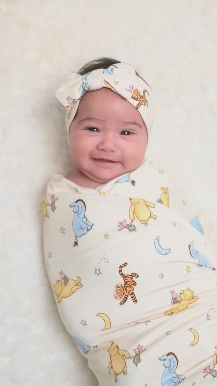 Load video: Dreamy Bear Swaddle